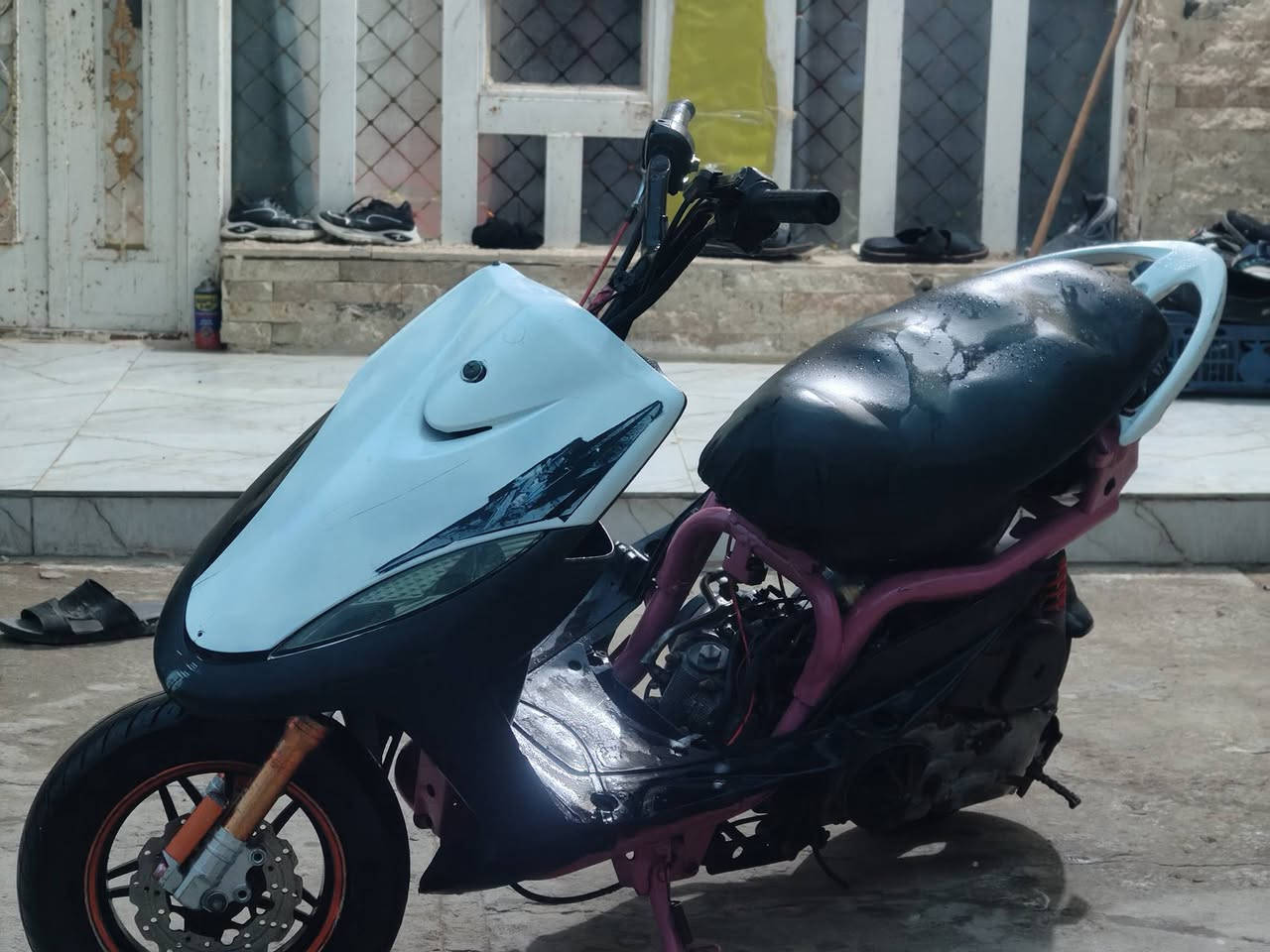 سلام عليكم دراجه ماكس عدله للبيع 
دراجه بوشه 55شلعه ومعدل فول دراجه كلش حلوه 
وماعايزه اي شي مكاني نجف كوفه عباسيه *********** السعر400وبيه مجال شراي بيك خير ودلل مو شراي لا تعبني
