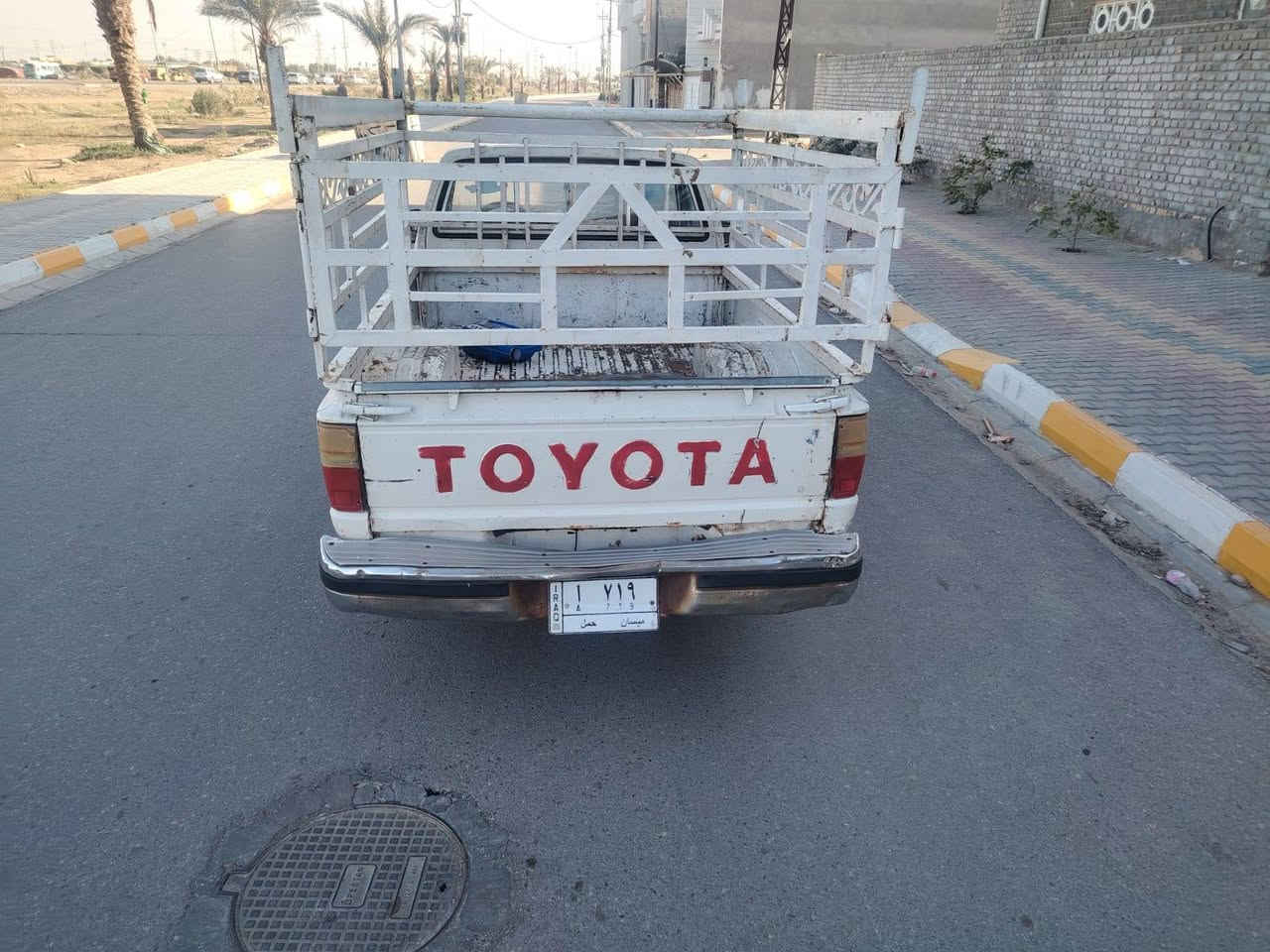 السلام عليكم بيكم تويوتا موديل 88  رقم ميسان مشروع وطني سنويه لل٢٨ تحويل مباشر مكينه كروسيدا مكينه وكير مكفولات جاهزه من تخم تاير كهربائيات شغاله العنوان واسط السعر 38 اتصال ***********
