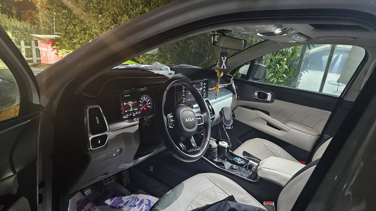 السلام عليكم موجوده كيا سورنتو موديل 2023 رقم بغداد ماشيه 32الف سياره وارد خليجي لون ابيض سياره مواصفات 3قطع تبريد / واحد ع واحد فووول مواصفات تخم تاير جديد سياره مابيه اي ظرر جانت متروكه اي قطعه مامبدل بيه كله بلادي شركه حته دهن شركه سعرها 3 شدات للراغبين الاتصال ع الرقم تالي ***********
