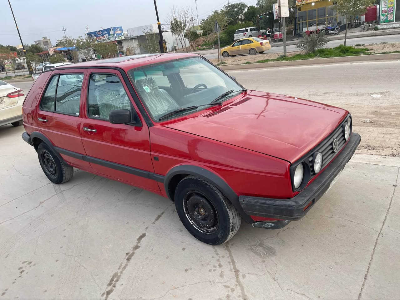 كولف 89 رقم ديالى جديد معمره مكينه جديد شديته كير مابي مشكله 5 نمر صدرجديد تايرات جديده ما عدا وحده طكت راعيها ابخانقين  صبغ عام بدون خياسات بدون ضربه كهربائيات جديد لايتات جديد لايتات وبك لايتات وهند بريك كوشنات دسك وبنزات كله جديد ادامه عامه وتعمير جديد سعرها 28 وبيها مجال حك الجيه *********** اذا اكو مرواس هم اراوس حسب القناعه عنواني ديالى خانقين خناقين, ديالى
