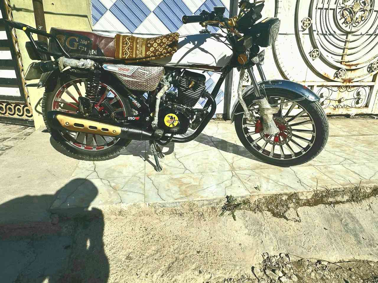 دراجه سيفان للبيع كفاله عامه شرط شلعه ومعدل طيران  محرك زبد  دراجه زيرو التاير بعدهعلئ وضع الوكاله مابيها نقص اكفلكياها من التاير للتاير دراجه زيرو ماشيه 1989 زيرو بعدها زراجه احله من الصور بالصور وصخه  دهن كله امزويل مكاني الخالص رقمي ***********
