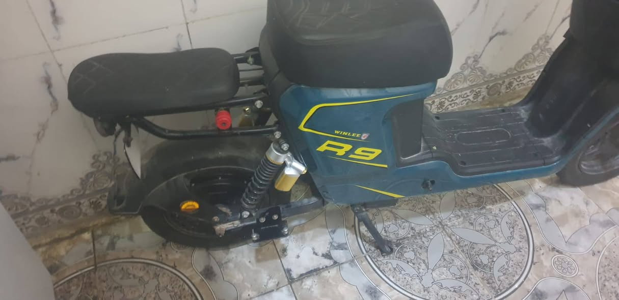 السلام عليكم  دراجه شحن نوعه ارتي جديده مكفوله  ناقصه فقط بطاريات  السعر 325 العنوان البصره ابي خصيب نهر خوز ***********
أنه مكلف بل نشر
