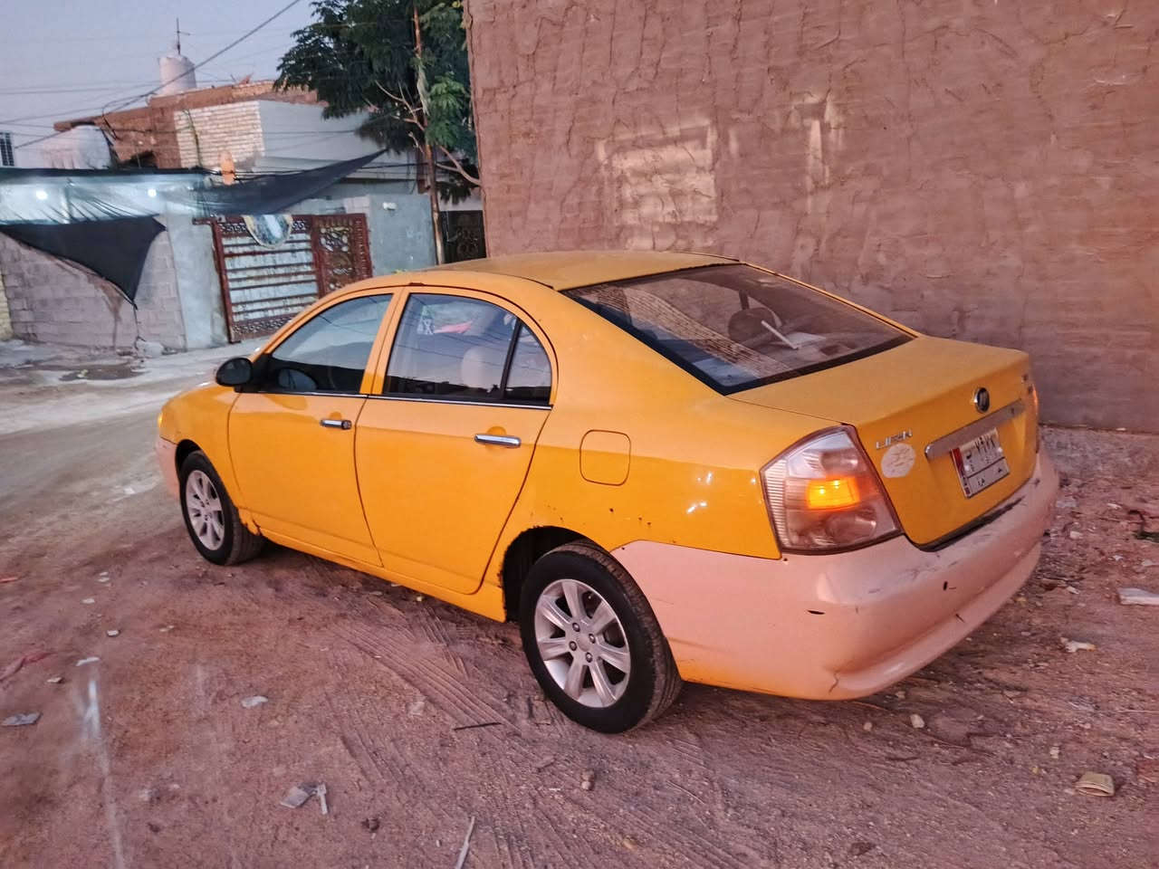 ليفان 620 2011جاهزة ماعدا التبريد عاطل هزة جديده عليها هيئة 950ورة المشتري شرط التحويل السعر 20الاتصال ***********مكلف بلنشر بغداد البياع
