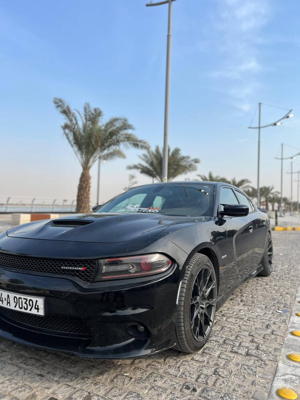 جارجر RT 17
حادثها امريكا بارد چاملغ خلفي جهة العبري 
 وبالعراق تبديل باب السائق و باب خلف سايق مصبوغ يعني قطعتين  
برمجة عبدالله مقداد صوتها حلو بوب كورن 
الإضافات ، بلكات ريسنك وفيت بم ريسنك وشوته رياضية 
دبات سود SRT عليها تفريغ خلفيات فقط 
ستيرن SRT وعين الشيطان + لد متغير من التليفون 
شاشة كاربلي البلادية ، كشنات تدفئة وتبريد 
والمري أيضًا تدفئة ،دواخل جلد غرفة نضيفة 
حدادة أمامي وخلفي جديدة قبل شهرين وتخم تاير جديد 
سيارة نضيفة مانازلة إستعراض  
سنوية جديدة رقم بصره تحويل ثاني يوم 
السعر 200  ورقة ومجال بسيط 
*********** 
مكان السيارة البصرة
