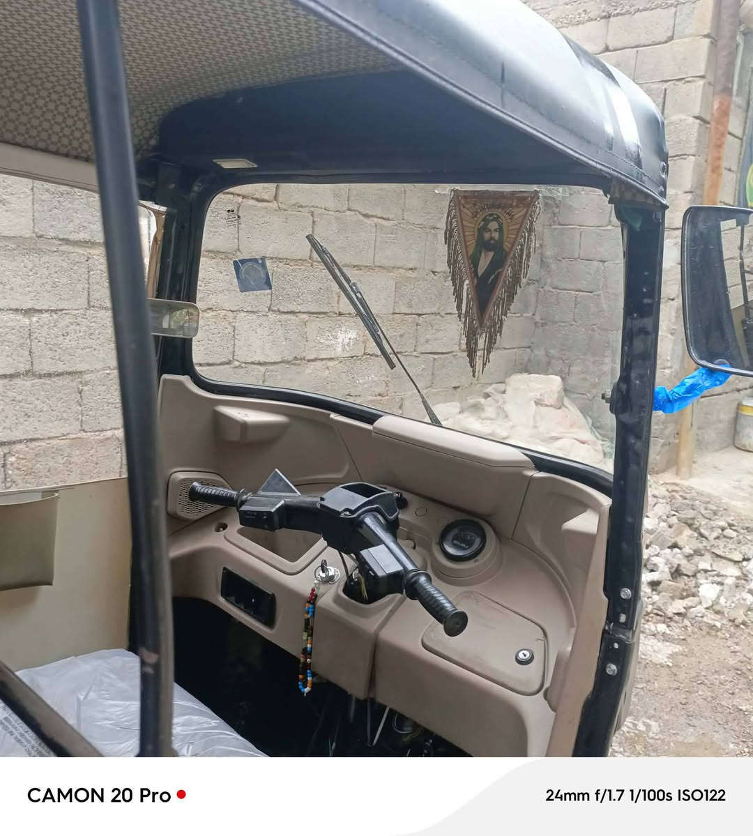 السلام عليكم تكتك للبيع موديل 2022 محسوبه علئ 2023 كفاله عامة  و رقم وسنوية كاملة مجرد تحويل ثاني يوم السعر 9 مليون وبيه مجال قليل الاستفسار علئ هذا الرقم ***********
