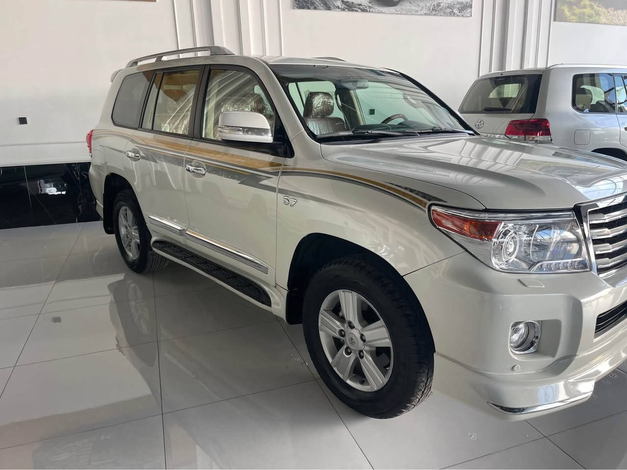 🚘 تۆیۆتا لاندکروزر VXR – مۆدێل 2013

📍 رۆیشتن: 155,000 کم
⚙️ مەکینە: 5.7 (V8)
✅ مەکینە و گێر : لێگزز

🛑 ئۆتۆمبێل بێ ڕووداوە
🎨 تەنها دعامی سبوغە بۆ جوانکاری کراوە

✨ تایبەتمەندیەکان:
 • رادار
 • دیاری‌کەری خێرایی
 • سەلاجە (ثلاجة)
 • کوشنی خەزن
    •       کوشین جلد
 • سندوق شەفت
 • شاشەی تەلەفزیۆن لە سەقف
 • سیستەمی KDSS

💰 نرخ 420$

📞 بۆ پەیوەندی:***********

.-.-.-.-.-.-.-.-.-.-.-.-.-.-.-.-.-.-.-.-.-.-.-.-.-.-.-.-.-.-.

🚘 تويوتا لاندكروزر VXR – موديل 2013

📍 المشي: 155,000 كم
⚙️ المكينه: 5.7 (V8)
🔧 محرك 8 سلندر
✅ المكينه والقير: ليگزز

🛑 السياره بلا حوادث
🎨 بس دعّامي صبغ مسوي لأجل التجميلي

✨ المواصفات:
• رادار
• محدد سرعة
• ثلاجة
• كوشن خزان
• كوشن جلد
• صندوق شفت
• شاشة تلفزيون بالسقف
• نظام KDSS

💰 السعر: 420$

📞 للاتصال: *********** أربيل, العراق
