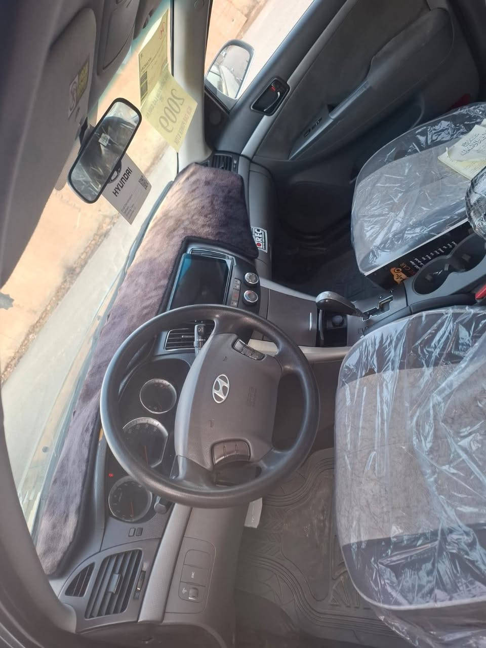 سلام عليكم
 سوناتا 2009 ممكفوله من المعجون
وارد امريكي نظافه جداً 95٪ يعني جديده  سياره جاهزه كير مكينه تبريد صدر امامي خلفي  رقم انكليزي   جاهزه مجهزه تجي وشوف بعينك ضررها كلش بسيط مثل ماوضح بالسونار ***********  سعر 118$ وبيه مجال الانبار الرمادي
