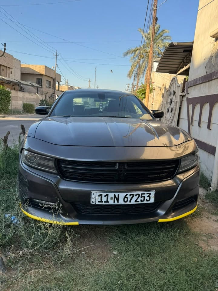 انظف جارجر 2019
للبيع جارجر SXT موديل 2019، بحالة جيدة جدًا واستعمال شخصي.

المواصفات:
✅ ممشى: 63 ألف ميل
✅ فل مواصفات
✅ كشنات جلد مع تدفئة وتبريد
✅ فتحة سقف
✅ تشغيل عن بُعد
✅ كاميرا خلفية
✅ حساسات خلفية
✅مقاعد كهربائيه
✅تبريد قطعتين
✅كراسي جلد
✅لايت منظومة زنون
✅لد عين الشيطان المتغير
✅كت كامل شادله
***********وتساب
✅
📌 السيارة مدارية بالكامل، ورقم بغداد، والبيع بشرط التحويل.
📌 الصيانة (الأدامة) كاملة، ومتصرف عليها ولا تحتاج أي مصروف.
📌 الحادث السابق بسيط جدًا،  بدون ايرباك وموضح بالصور بكل شفافية، وسيتم
السعر: 227وبيها مجال
أيضًا إرفاق صور السونار للاطلاع
العنوان بغداد
***********
