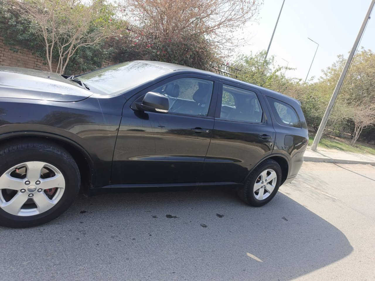 سلام عليكم للبيع قسط دوج دورنكو موديل 2013 السيارة فول 1/1 بصمة فتحة 7 راكب   سيارة جاهزة تبريد حدادية كير محرك مكفولات مقدمة 75 مكاني بغداد ***********
