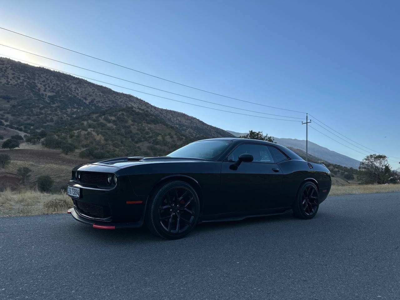 جالنجر موديل 19 حادث 3 قطع جاملغات امامية وباب سايق فقط بدون دواخل سعر 180 مكانها بغداد ***********
