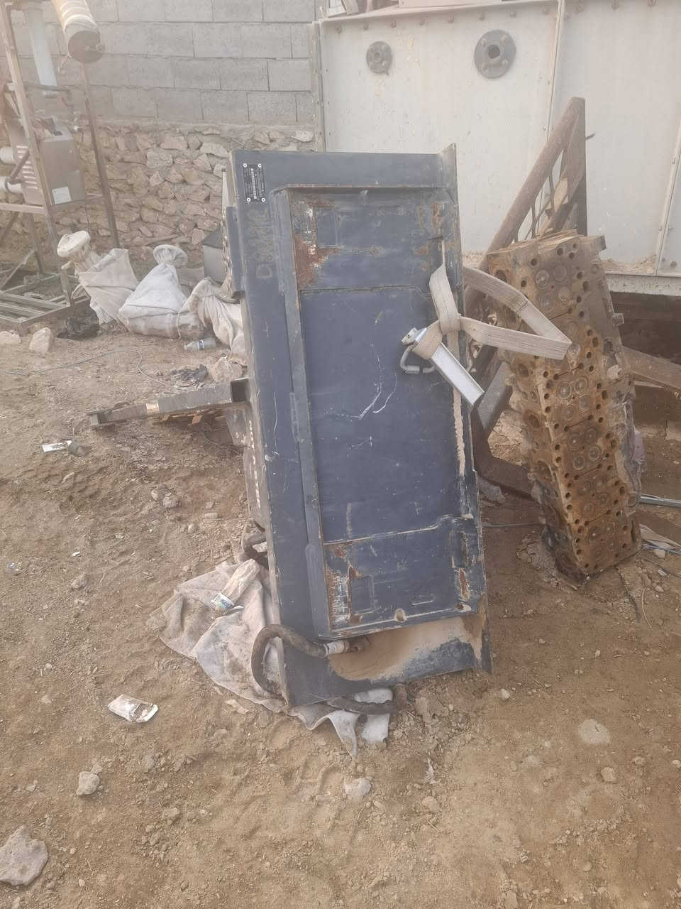 مخندقات للبيع مال بوبكات جدد الاستفسار ع الرقم ***********
