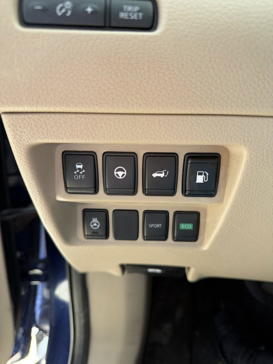 عليكم السلام للبيع 
نيسان روج
SL
فول فول موصفات عده الفتحه
كامره 360 
داخل بيجي
تحكمات استرين
قياده ذاتيه وتحديد مسار
كرس سرعه
كشنات كهرباء + هيتر +تفعيل وضع حسب حجم السائق 
تشغيل عن بعد + بصمه
يحي سماعه كبيره في الصندق
كشنات تدفئه تبريد
استيرن هيتر
نظام ايكو + اسبورت
كشنات جلد
5 كامرات
ويل كروم امطعم بسود
ضرر السياره بونيد جاملغ صبغ
وجاملغ السكن تعديل بارد
باب خلف السايق تعديل بارد بسيط
كير محرك بشرط ما مفتوحات
كهربائات هم شرط 
رقم اربيل تحويل ثاني يوم
سعره 141وبي مجال للشراي
مكاني كركوك
للستفسار
***********
