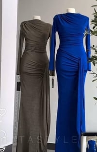 فساتين جديدة • مستعملة ساعات