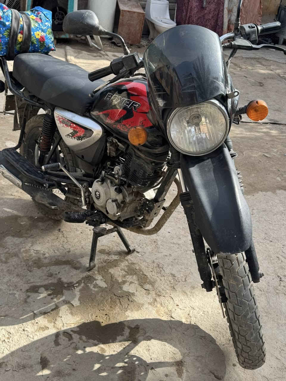 سلام عليكم دراجه بوكسر مديل ٢١وراق كامله مكمله سعر ٩٠٠وبيه مجال مرسله وتساب ***********
