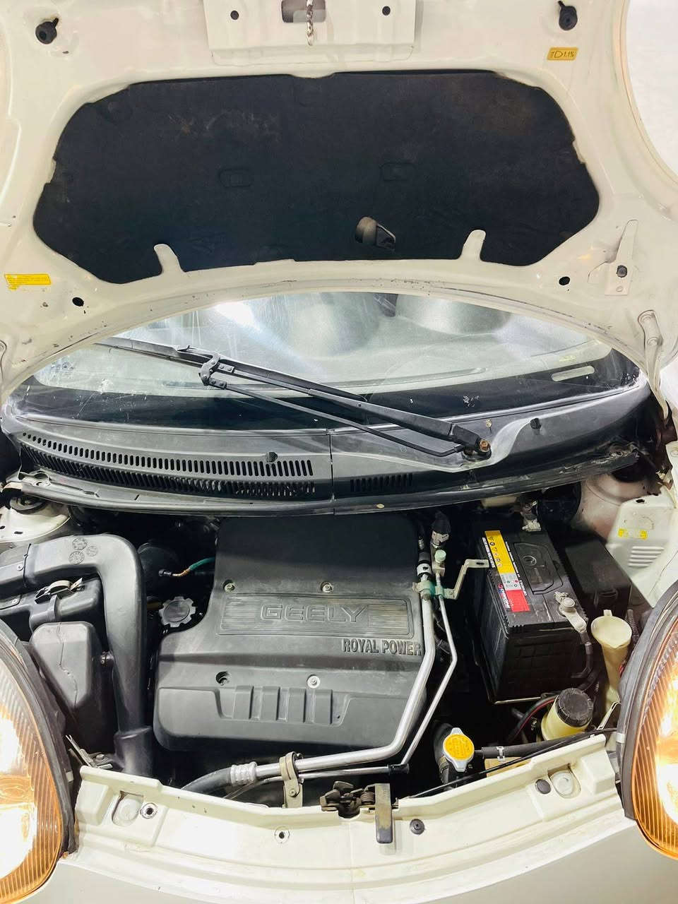 باندا للبيع
سيارة جيلي باندا2012 بغداد رقم انكليزي هزه جديده بحالة ممتازة مثل ما بالصور. اوتوماتيك.  تايرات جديدة. محرك وگير بحالة ممتازة. ماشية   86 الف كيلومتر . ما بيها اي نقص بيه قطعتين صبغ و سونر موجود بيه باسمي. السعر 53  وبيه مجال قليل. المراجعة مع الرقم *********** 

مكان السياره بغداد - الشعب حي البساتين
