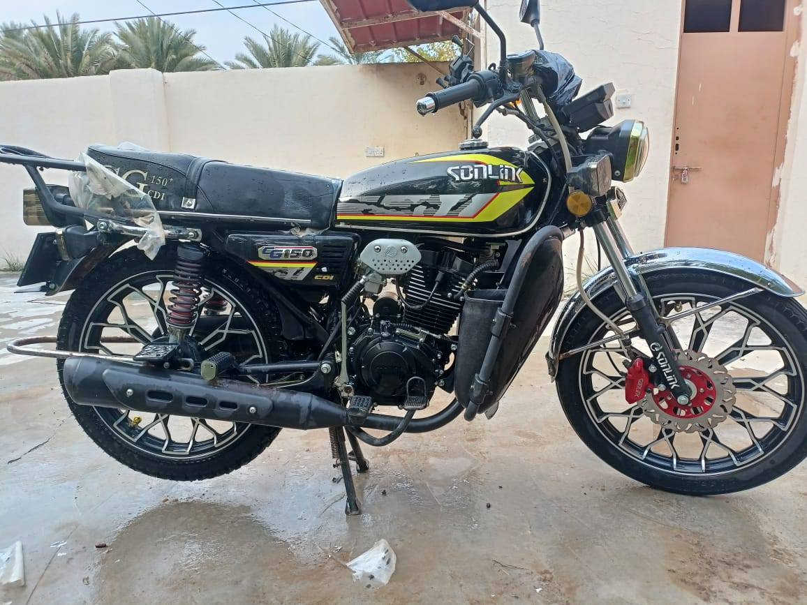 السلام عليكم
دراجه سيفان ٢٤ دراجه كاعده وما ناقصها اي شي
مكينه مكفوله. دشبول إلكتروني  كله شغاله  وياها ورقه وحده  كارتونيه 
سعرها 775 وبيها مجال للطيبين

*********** 
مكاني جسر مهروت
