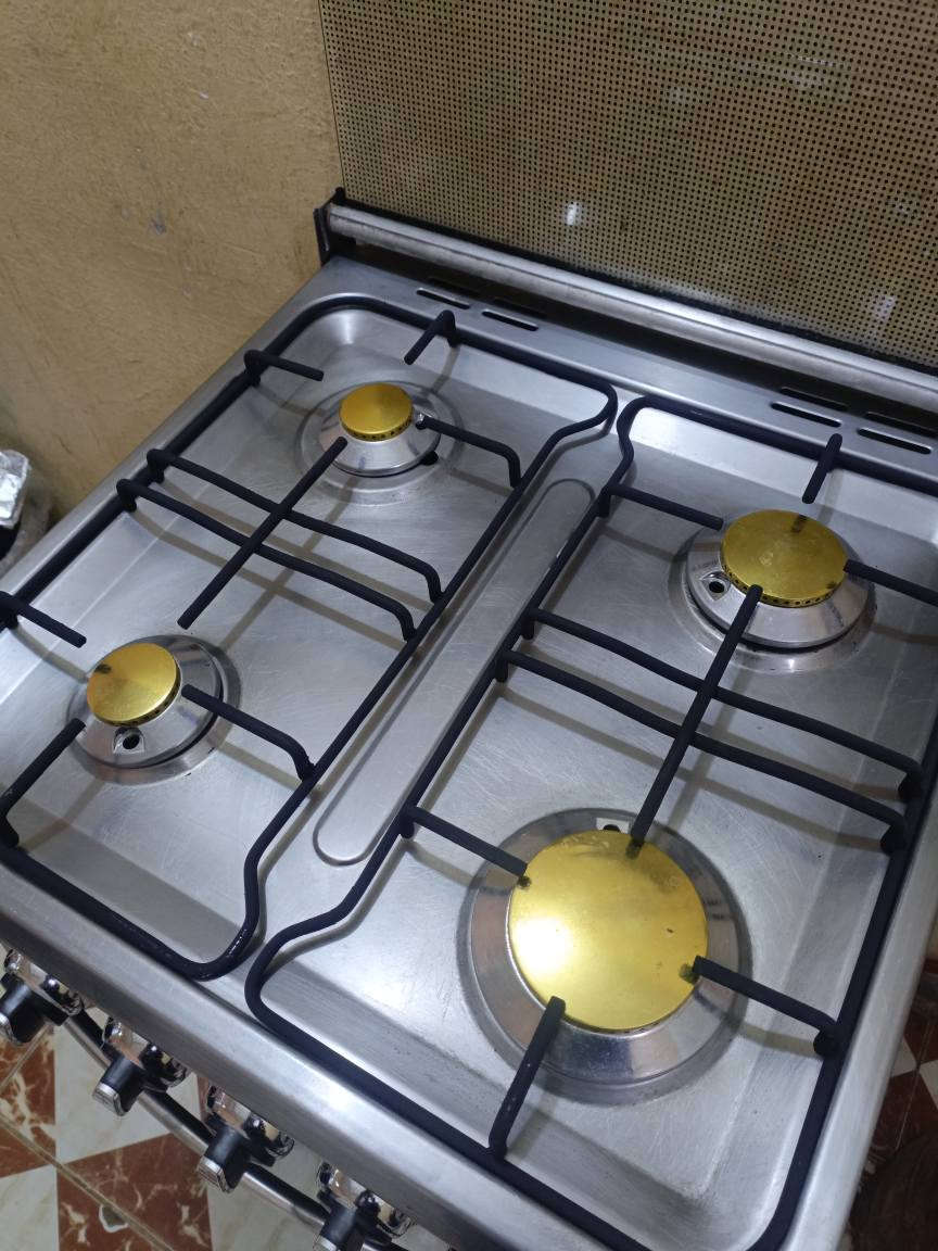 طباخ فريش مصري 4 مشاعل نضيف كلش وشغال العيون والفرن شرط الفحص سعره مناسب اني مكلف بلنشر الاتصال بلرقم واتساب موجود 
*********** عمارة, ميسان
