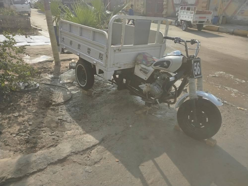 سلام عليكم ستوته للبيع موديل 18 وراق كامله شاصي نضيف مكفول بدي مغلف ستوته حلوه جاهزه مكان ناصريه مركز جاهزه من كلشي انضف من صوره مكان ناصريه مركز شراي يتصل *********** سعر 1350 وبيه مجال بسيط رجان لاموشراي لايعلق ويكسر بحلال ماريد شوفه
