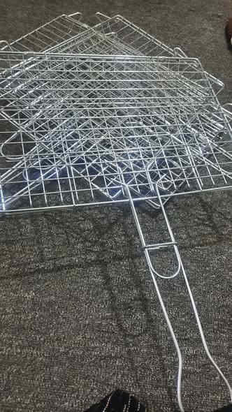 شبجه للبيع جديد سعر القطعه 4 الاف الحجم وسط ضد الزنجار 10 قطع موجوده اذا تريدهن كلهن بيهن مجال البصره مشراق الجديد الرقم ***********
