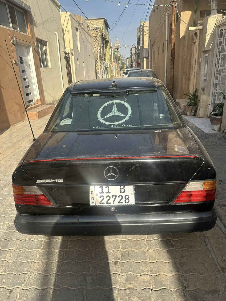 مارسيدس 1989 
رقم إنكليزي بغداد 
مكينتها بلاديه 
مصبوغه حزام 
السعر 45 بيها مجال قابل للمراوس حسب القناعه 
عنواني الكوفه 
0782 795 9591
