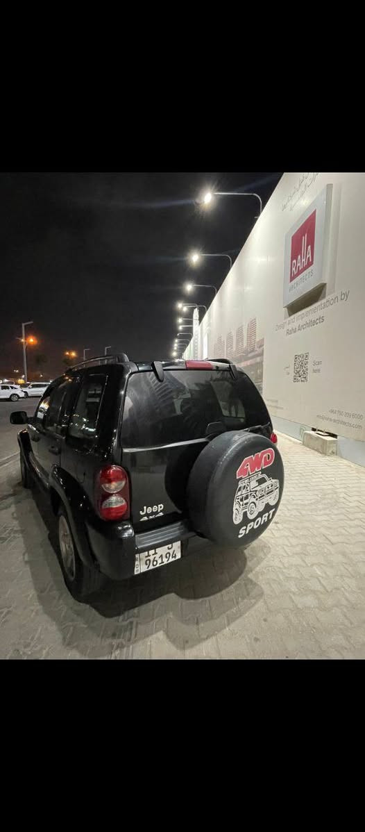 السلام عليكم للبيع جيب ليبرتي موديل 2007سياره جديده وجاهزه مابيهه نقص بيهه صبغ بنيد بسبب الجراد فقط ولباقي كله بلاد بيهه منضومه غاز ادامه كامله مسويلهه تخم تاير جديد سياره كلهه علبلاد رقم بغداد الدولي الجديد بسمي مكان السياره بغداد الحريه او غزاليه رقم الهاتف *********** السعر 77
