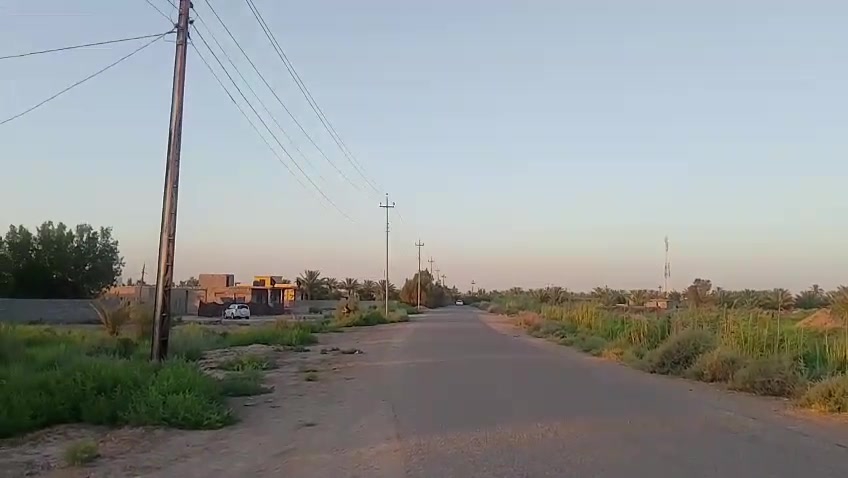 السلام عليكم ارض زراعيه المساحه ٤ دوانم مع بيت جاهز للسكن طابو سند 25 تحويل مباشر  حصه مائيه صيف شتاء شرط مع كافه الخدمات مدارس اساله كهرباء تبليط بعد عن مركز المدينه 5 دقايق مكانها الصويره بدعه حمد السعر الكلي ١٥٠ مليون وبيها مجال ***********
