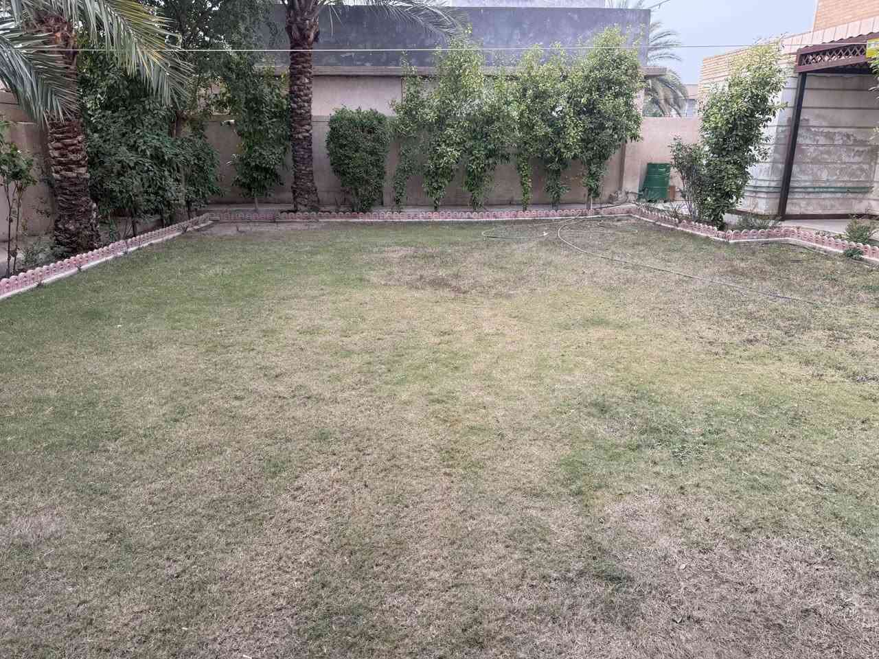 دار سكن طابو زراعي في شارع ( 20 ) ركن 
مشمول بقرار التطويب ( 320 ) 
مساحة الدار ( 780 ) م 
بناء طابوك - صب كونكريت - خدمات 
يحتوي على ( 4 ) غرف نوم 
صحيات داخلية + خرجية + طابق ثاني 
ارضية البيت ( مرمر ) 
موقع ( تجاري ) + ( سكني ) 
موقع مميز ( جداً ) 

للاستفسار مراجعة مكتب ( غيدان ) للعقار  
واسط - الزبيدية - مقابيل حي ( الصناعي )  
***********  
*********** محمد سيد غازي
