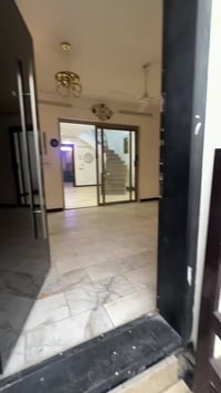 #للإيجار طابق ثاني معزول دوبلكس 150 متر #اليرموك الحمراء  يحتوي   ع صا...