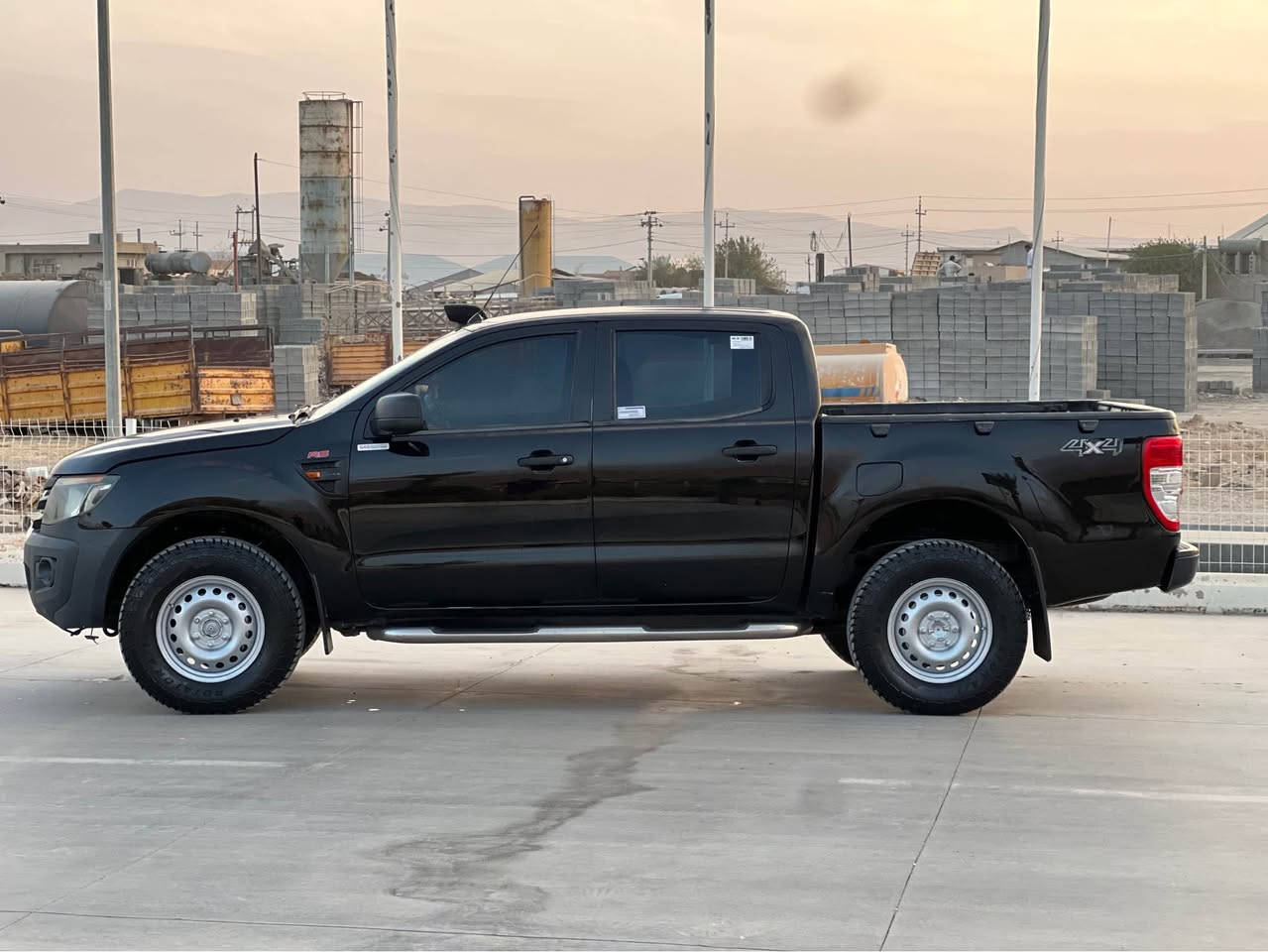 فۆرد ڕەنجەر مۆدیل ٢٠١٢ گاز انجیکتەر و سۆپەە گێر مەکینە ئەکسل بەشەرت سەیارەکە ٤ تایەی تازەی لەژێر دایە بێ تەقەو ڕەقە ٢ پەڵەی بۆیاغە بێ دەعم و لێدران ڕەقەمەکەی بە هەدیە لەگەل دایە تەبدیلی ناکەم نرخی ١١٧ مەجاک ژ.م*********** رانية, السليمانية
