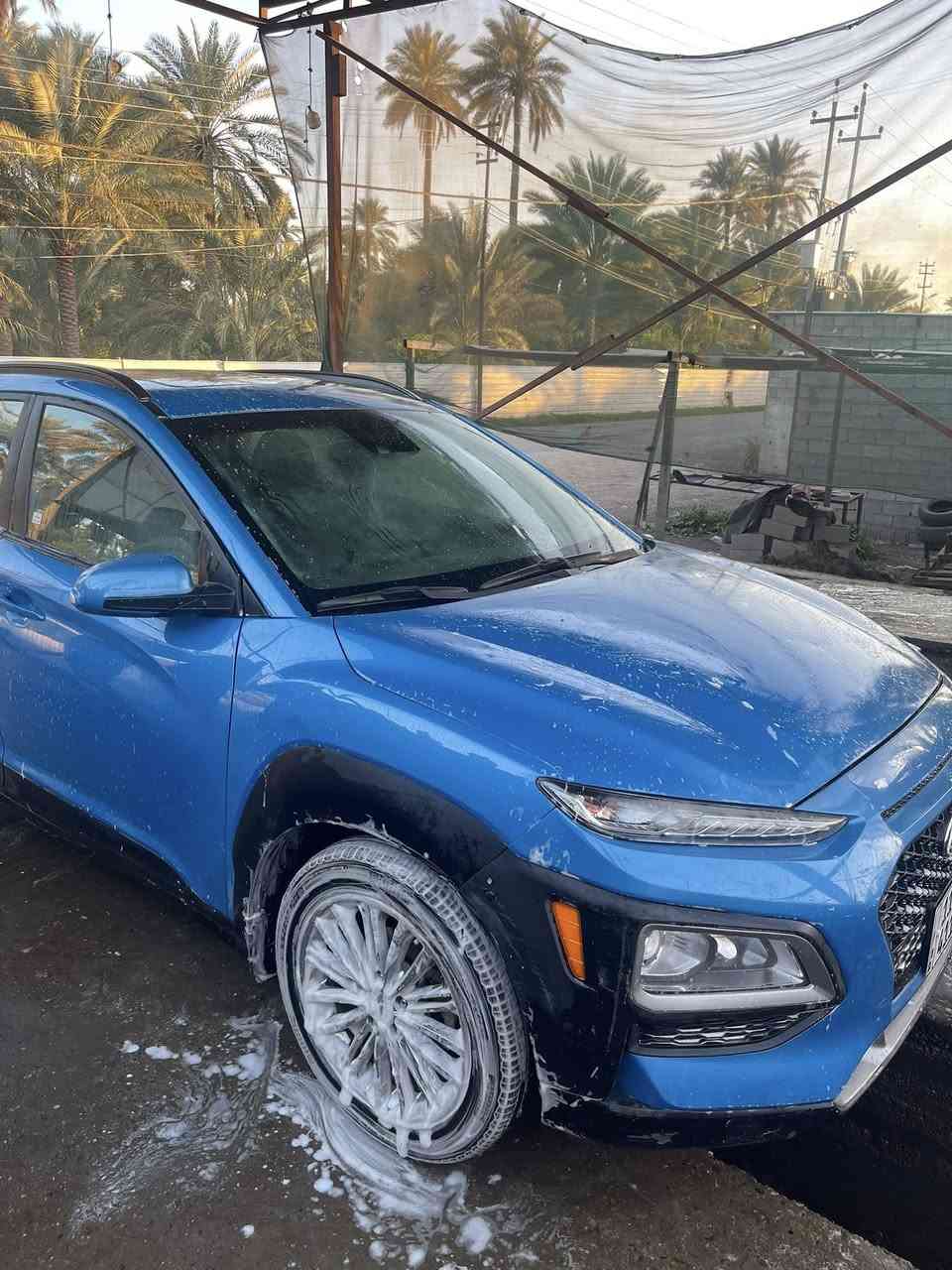 سلام عليكم 

متاح سياره Kona 
2018  فول مواصفات 
  ضربته بسيطه بل باب شخخط لا اكثر      
      سياره خير من الله 
***********

