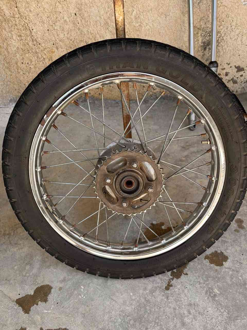 السلام عليكم غراض دراجه للبيع محرك ارشا١٩ وياله وتايرات وره وكدام دبلات وره وكدام كابريته سكان يدات قيم وخذ كلمن وسعره. مكاني #كربلاء  امن الداخلي  ***********
