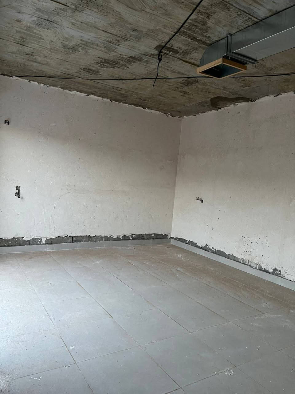 هيكل متكامل للبيع 
موقع راسان ستي 

مساحة : 200 m 
***********
