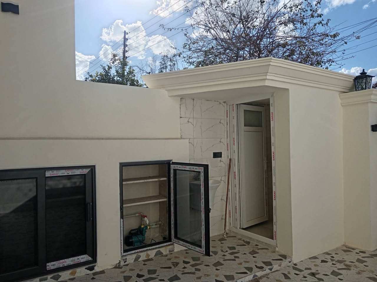 داران طابو طابقين للبيع
بناء حديث صفر فول مواصفات
مساحة كل بيت ١٠٠ متر واجهة ه م
العنوان /كركوك حي العسكري قرب مدرسة فتيان المستقبل
سعر كل بيت ١٢٠ مليون
للاتصال / ***********
