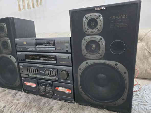 سستم. ماركة سوني. ياباني. بوكس وطبقة سيدي فوكه. سماعات سوني. جهاز. باله ياباني. استيراد. استراليا. مكاني سماوه *********** شغال كله. سحب راديو دك  قرص كله شغال ابلاد. اكو قطعه مشغل اسطوانه سوني مالته بس تطلع نظيفه وياه  .
