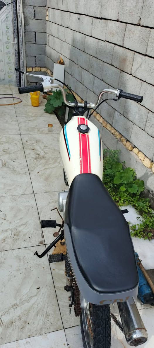 سلام عليكم دراجه نامه شلامجه اوراقه ضايعه كفلك عشاير دراجه كامله ربع ماذب عليه تانكي وكشن كله جديد مكينه ناعمه لا تبخر ولا تنقص دراجه سامته سعرررر 350 وبيه مجال وبل خدمه تواصل *********** مكان بصره كرمه
