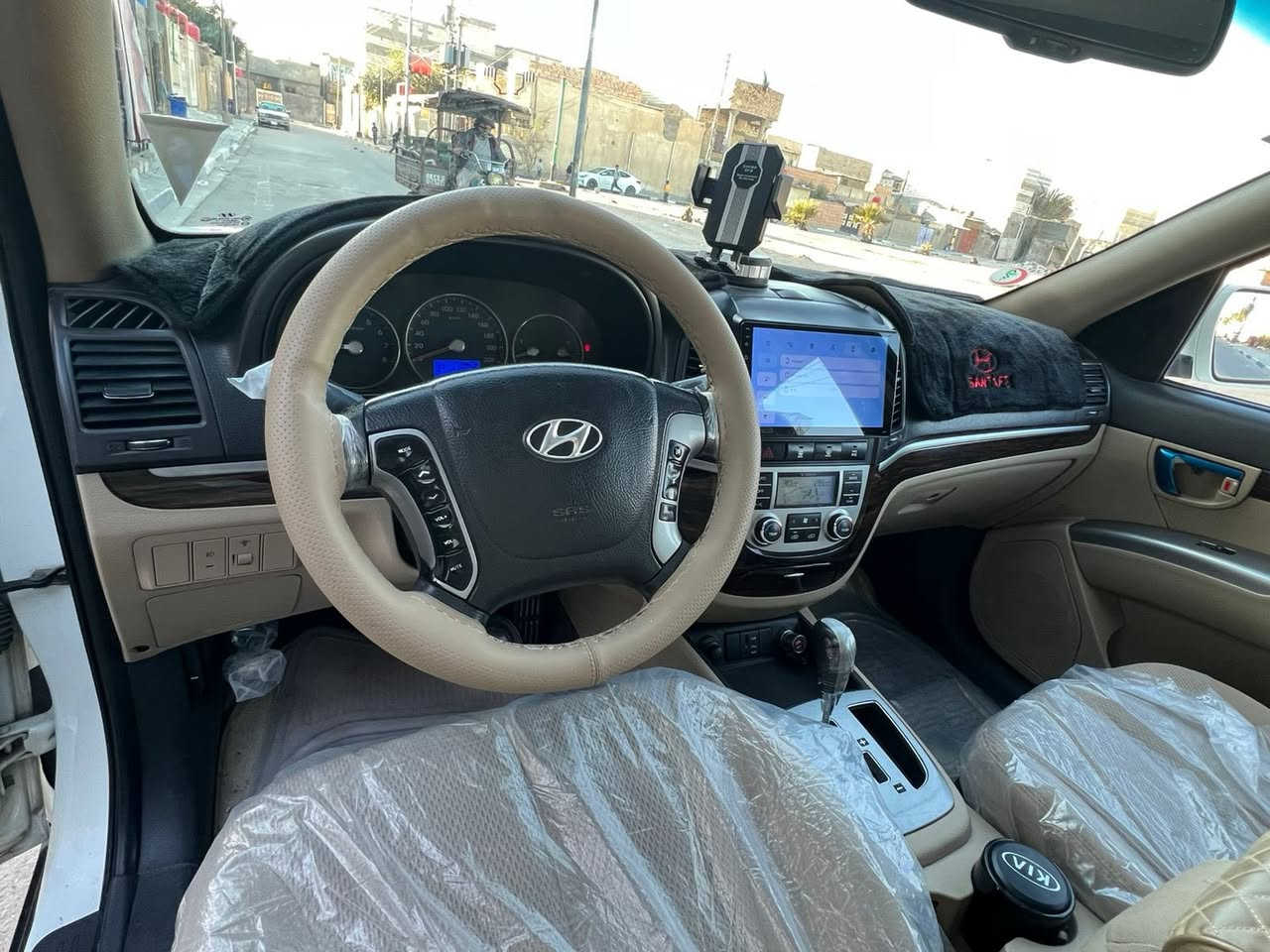 سنتافي موديل ١٠ مكفوله من الضربه والصبغ بيها قطعتين تبديل مدكر امامي بسبب جراد ٤ سلندر السياره جاهزه تبريد حداديه وجديده ماناقصها اي شي
السعر (١٣٥) متواجد اتصال فقط ***********
