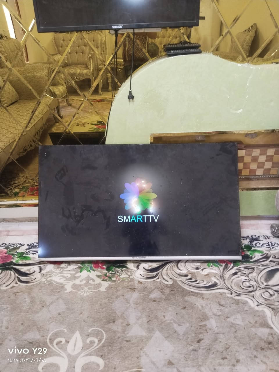 شاشه للبيع سعر 350 الف ماخذه 750 الف شراي ***********
