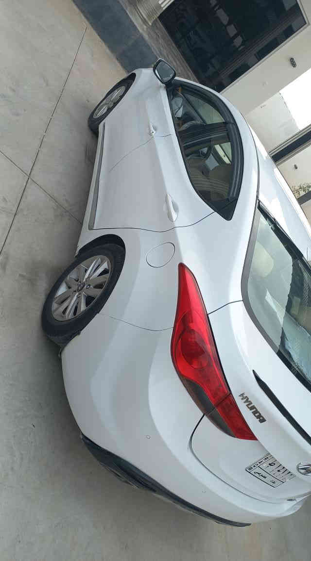 انترا 2013 مصبوغه عام
بيها كابون سعر 85 وبيها مجال***********
