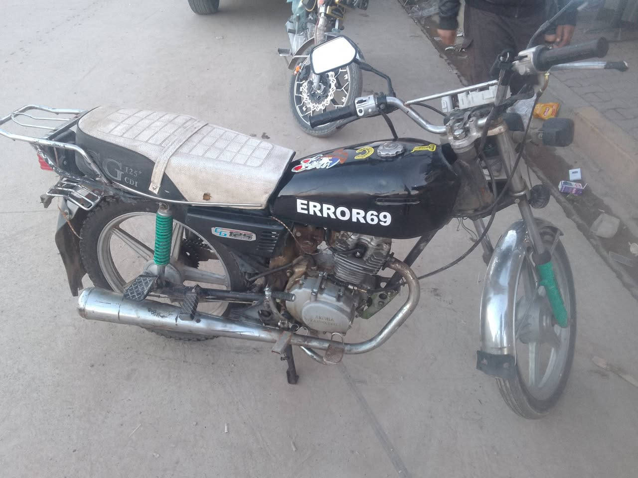 ماطور اربعه كير موديل 18محرك نضيف كهربائيات شغاله السعر 250وبيه مجال مكاني الحويجه داخل لتصال ***********
