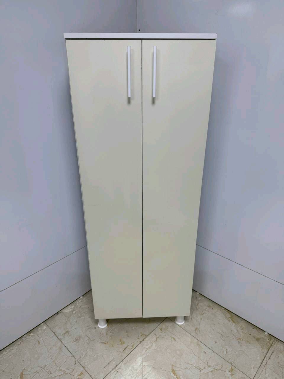 جزامه خشب 

القياسات 
165 سم الارتفاع 
 60 سم العرض 
33سم العمق 

السعر 100 الف 
التوصيل بغداد 5 الاف 
محافظات 10 الاف 