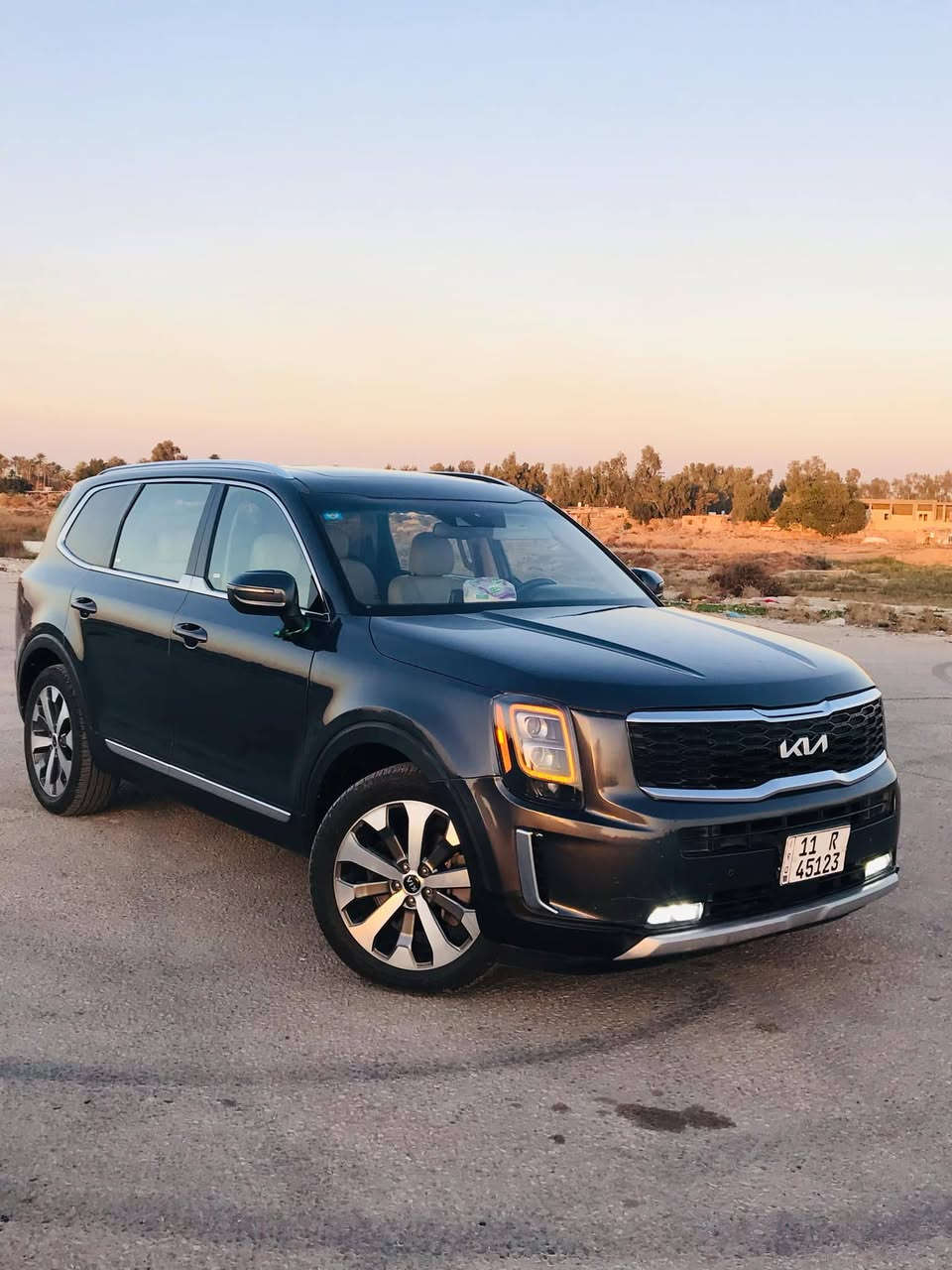 السلام عليكم
 
#للبيع سياره تولرايد  2021
امريكي  حادثها جاملغ وبنيد 
رقم بغداد دولي 

 مـواصـفاتها 
  فئة EX
  6 سلندر   3800
  بصمه تشغيل وأبواب 
  تشغيل عن بعد 
  صندوق كهرباء
  سايد بريك بصمه
   فتحة سقف
   داخل أبيض 
   7 راكب 
   كراسي جلد  
   كراسي VIP سياحي
   كراسي كهرباء 
   كراسي  تدفئه وتبريد 
   تبريد مناخي منفصل 
   كامره دواره
   شاشه كبيره
   حساسات خلفية
   توقف ذاتي 
   رادار محيطي
    تحديد مسار  
   اوتو هولد 
   أربع وضعيات قيادة 
   منافذ USB
   أشاير بالمري 
   ومري شفط 
   لايت زنون 
  عداد المسافه    68 الف ميل وقابل للزياده 

  #مكان السياره بابل المسيب 
  للاستفسار  الاتصال على الرقم   
***********
