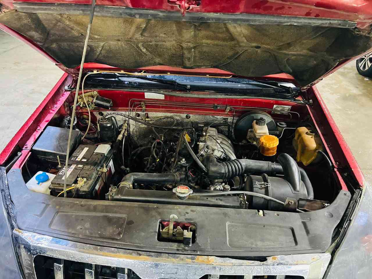 ئەم سەیارە جوانە بۆ فرۆشتن مۆدێلی ٢٠٠٩ مەکینە و گێڕی مەزبوتە. مەکینەکەی بە شەرتی ١٠ فیتەر قەترە سبوخی نیە کامل لە سەر بیلاد ماوە تۆ چوار تایەی لۆکی لە سەرە سەیارەکە ماڵی دۆستە  ڕێگە پێدانی مروری هەیە و مەنەفێس و وەکالەی ئەسڵی لە گەڵە نرخی ٤٢ گڵا و ماعەمەلە یەکی برایانە 
ژ.م *********** كالار, السليمانية
