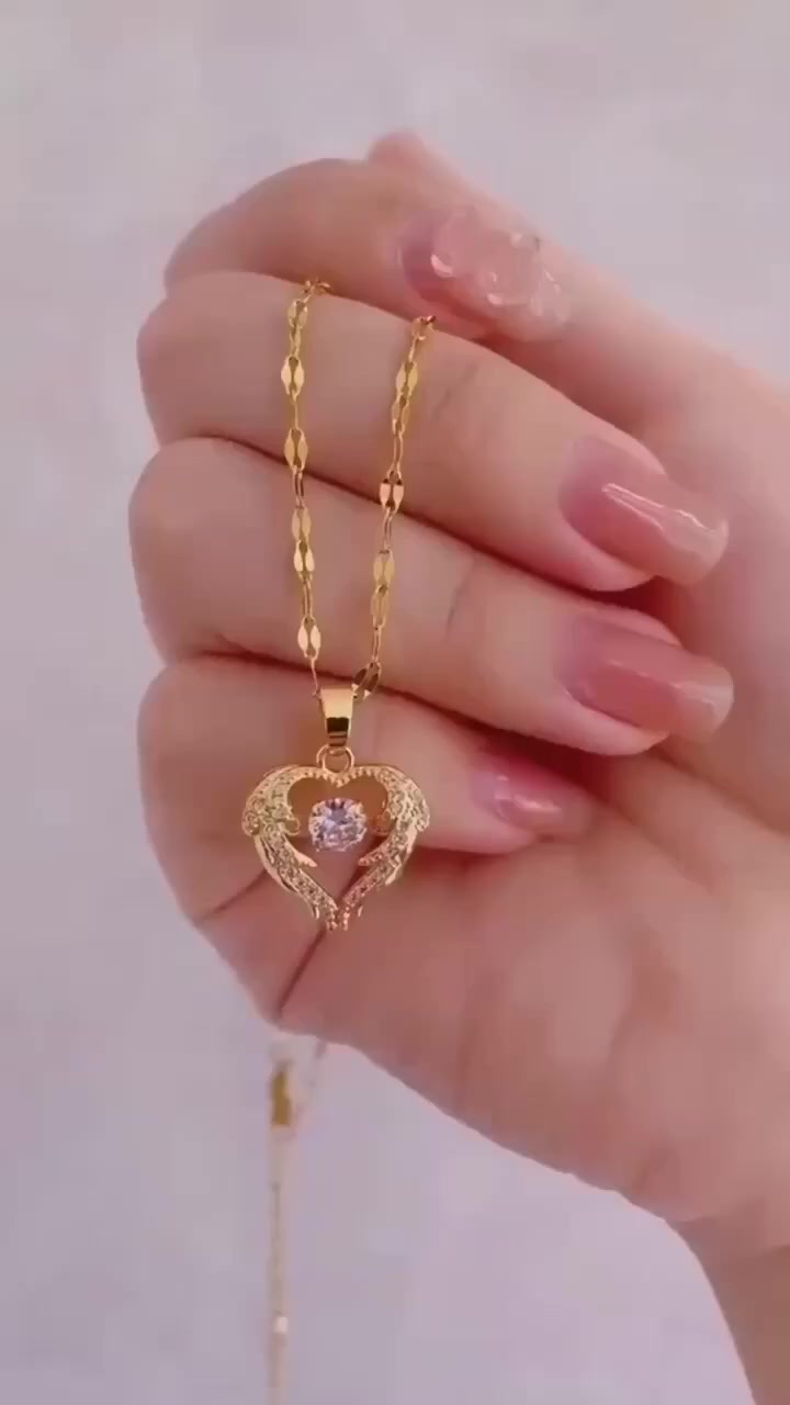 جديد وحصري ❤️‍🔥❤️‍🔥 
الجمال لجمال 🥰
لصاحبات الذوق الرفيع 
وفرنا لكم اكسسوار احلا ما يكون 💯
قلادة قلب ذهبي  ❤️
قلاده نازكه تحسيهة ذهب💯

✅ سل ستيل تركي اصلي درجة اولى 💯
✅ نازكة وحديثة
 ✅ طلاء ثابت


**إذا كنت صاحب هذا الإعلان وتريد حذفه لأي سبب، رجاءا أرسل رسالة إلى الدعم الفني**