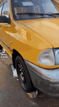 السلام سايبه موديل 11 سياره جديده جدا مصفره غرامات هيئه كلها مصفره تخم تاير مكينه ماكينه جير غير متواجد على الفيس رقم الهاتف ***********
