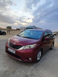 للبيع سيينا 2017 مواصفات LE رقم سليمانية و ب اسمي ماشية 370 الف كيلو م...