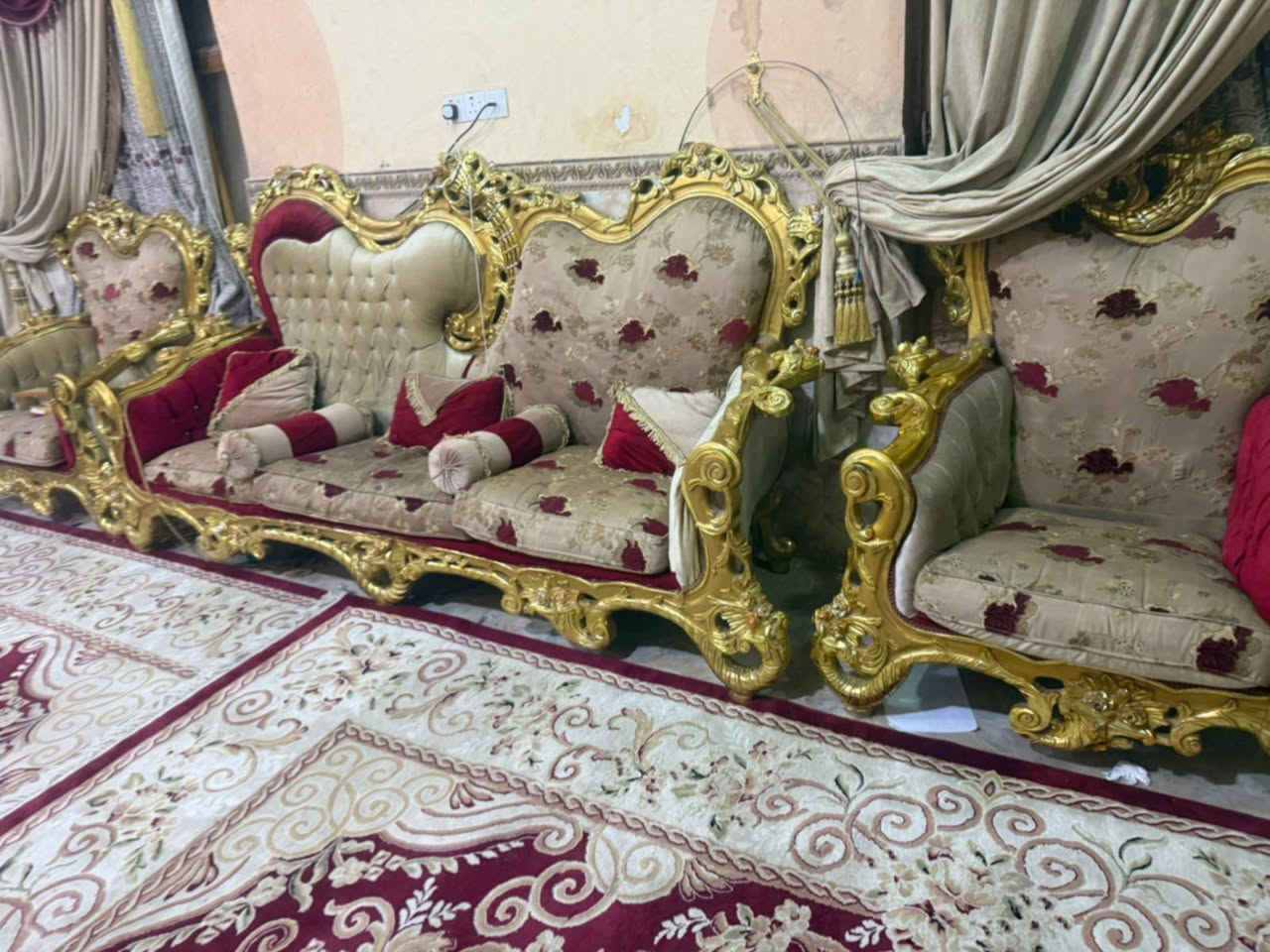 طخم قنفات نوع فاخر وفخم اصلي درجه اولى ملكي خشب زان مصري مع طبلات سيت مع زوالي مع بردات سيت كامل

سعره ب مليون


**إذا كنت صاحب هذا الإعلان وتريد حذفه لأي سبب، رجاءا أرسل رسالة إلى الدعم الفني**