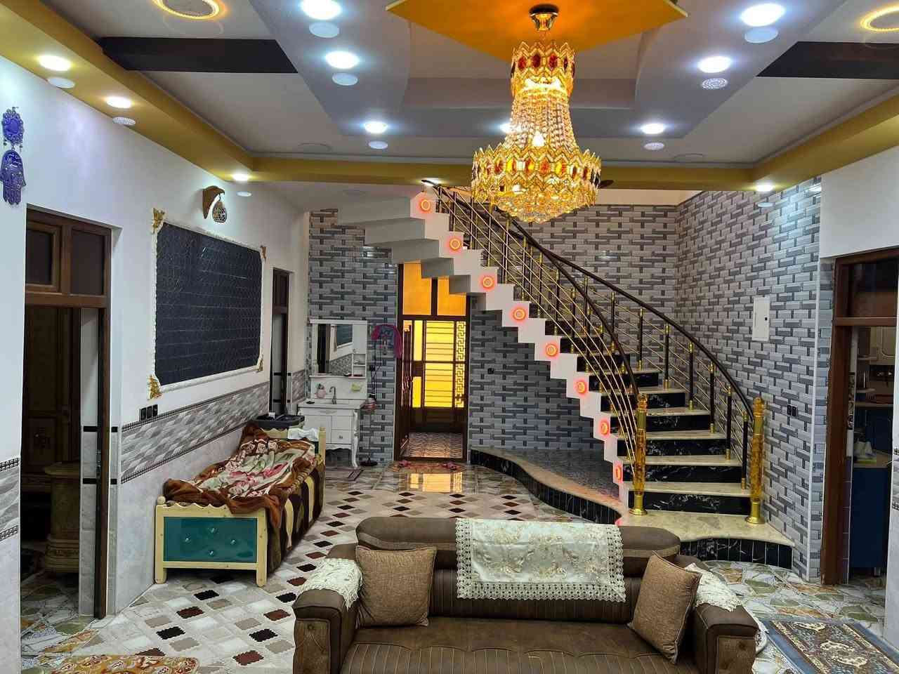 سلام عليكم يوجد بيت للبيع مساحه 700 متر يحتوي على 4غرف نوم وستقبال ومطبخ وصحيات طابو زراعي سند25 تحويل بسم المشتري مباشر العنوان بغداد الراشديه المراسمه الاتصال على الرقم ***********
