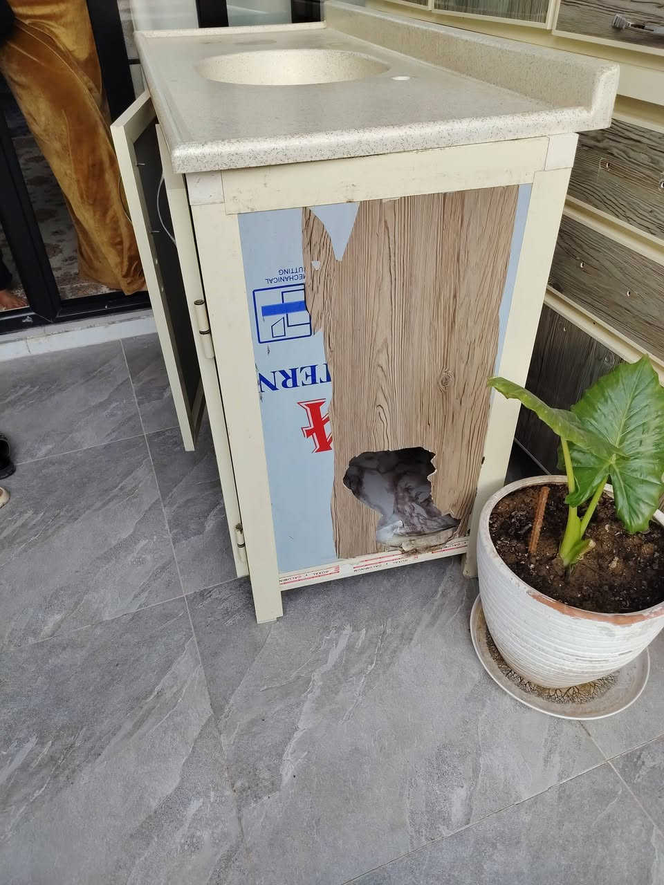 ئەو کەوەنتەرە بۆ فرۆشتن  نرخی 160 هەزار لە هەولێر شاوێس
***********
