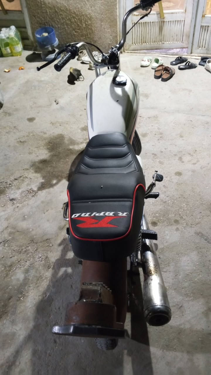 السلام عليكم
سيجي تايكر للبيع بيها جبنه جهة النمرر
بيها صوت قليل 
دراجه باقي نضيفه تايرات جدد ويلاه جدد
السعرر 200وبيها مجال 
مكان كربلاء لامن الداخلي 
***********
