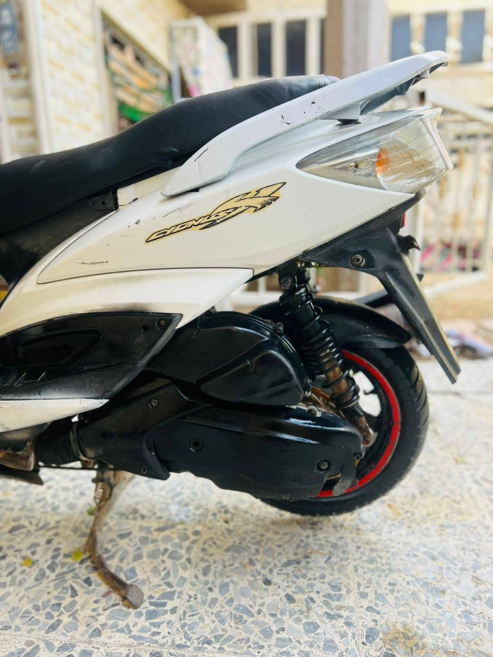 سلام عليكم شباب دراجه لل بيع سكنس فحل نوزل الدراجه خير من الله كهربائيات كلهن يشتغلن شلعه معدل السعر 500وبيه مجال مكاني البلديات   رقمي ***********

